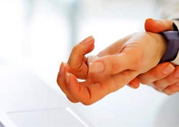 Karpal Tünel Sendromu’nun belirtileri nelerdir, tanısı nasıl konur?