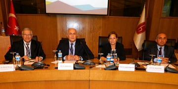 Antimikrobiyal direnç giderek artan bir sorun ve toplumsal mücadele gerekli