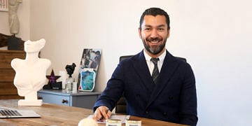 Op. Dr. Kaya: Göz kapağı düşüklüğü sorunu görme kalitesini de bozabilir!