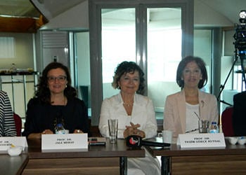 Yaşlanan nüfus nedeniyle osteoporoza bağlı gelişen kırıklar hızla artıyor