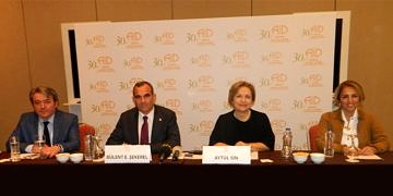 Diyetten alerjik besinleri çıkartmak hem anneye hem de bebeğe zarar verebilir