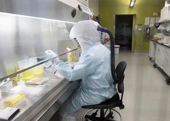 Koronavirüs için geliştirilen antikor testi İngiltere’de onaylandı