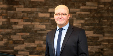 Parkinson tedavisinde beyin pili yöntemi hastanın yaşam kalitesini yükseltiyor