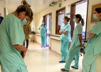 Koronavirüs salgını, sağlık çalışanlarının psikolojisini nasıl etkiledi?