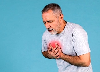 Göğüs ağrısı neden olur, nasıl geçer? Hangi hastalıkların belirtisidir?