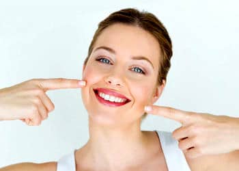 Dijital Gülüş (Hollywood Smile)  Tasarımı Nedir? Nasıl Uygulanır?