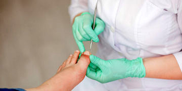 Tırnak batması neden olur, ne iyi gelir? Belirtileri ve tedavisi