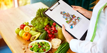 Şeker hastaları, kan şekeri kontrolü için 3 ana, 3 ara öğün kuralına uymalı