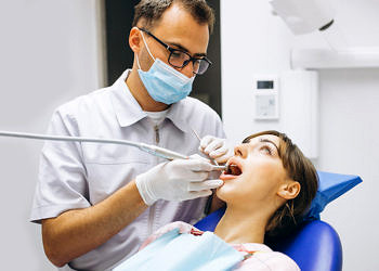 Kötü Ağız Hijyeni Kadınlarda Kronik Ağrılara ve Fibromiyaljiye Neden Olabiliyor