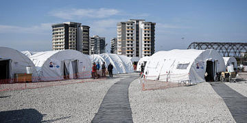 Bakan Koca: Depremden etkilenen 10 il için 12 bin 700 sağlık personeli atanacak