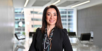 Alcon Türkiye’den üst düzey transfer: Özge Arslanalp, görevine İngiltere’de devam edecek