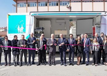 AstraZeneca Türkiye, Sağlık Bakanlığı’na mobil sağlık merkezi bağışladı