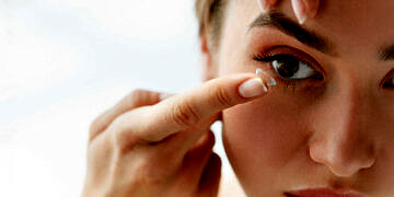 Geceleri Kontak Lens Kullanılır mı? Uyurken Lens Kullanımının Riskleri