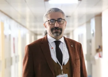 Prof. Dr. Ali Şahin: Ankilozan spondilit hastalığında tedaviyle engellilik riskini önlemek mümkün