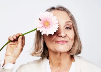 Menopoz Belirtilerini Küçümsemeyin! Bazıları Alzheimer Uyarısı Olabilir