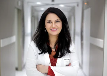 Dr. Yeliz Zahiroğlu: Erken Teşhis ve Tedaviyle Ankilozan Spondilitte Omurga Hasarı Önlenebilir