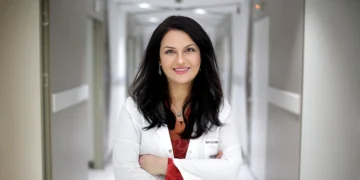 Dr. Yeliz Zahiroğlu: Erken Teşhis ve Tedaviyle Ankilozan Spondilitte Omurga Hasarı Önlenebilir