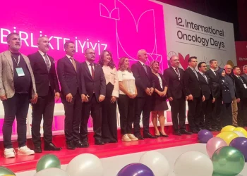 Kanseri Atlatanlar Mücadeleye Devam Etmeli, Yeni Hastalara Umut Olabilirler