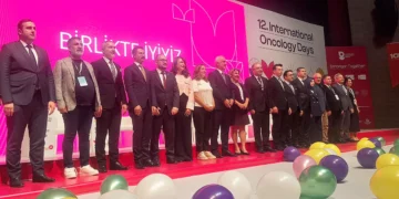 Kanseri Atlatanlar Mücadeleye Devam Etmeli, Yeni Hastalara Umut Olabilirler