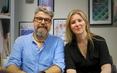 Giuseppe Battaglia (solda) ve Lorena Ruiz Pérez (sağda).