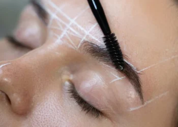 MicroBrow Yeni Nesil Kaş Estetiği Nedir, Nasıl Yapılır? Kimler İçin Uygundur?