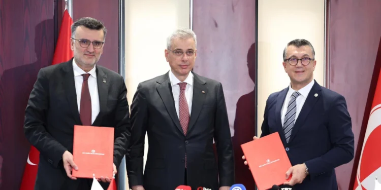 Bakan Memişoğlu: ODTÜ’de Teknoloji Transfer Ofisi Kurulacak, Sağlık Sanayisi Yüz Akı Olacak