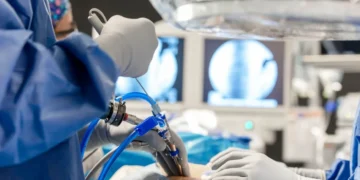 Omurga cerrahisinde kişiye özel çözümler öne çıkıyor